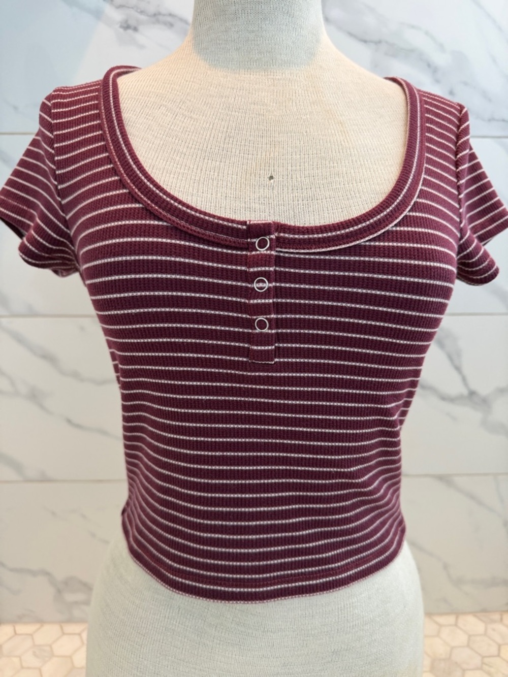 ❌ CLEARANCE COTTON ON Y2K Stripped  Burgundy Cropped Short Sleeve Shirt Size M